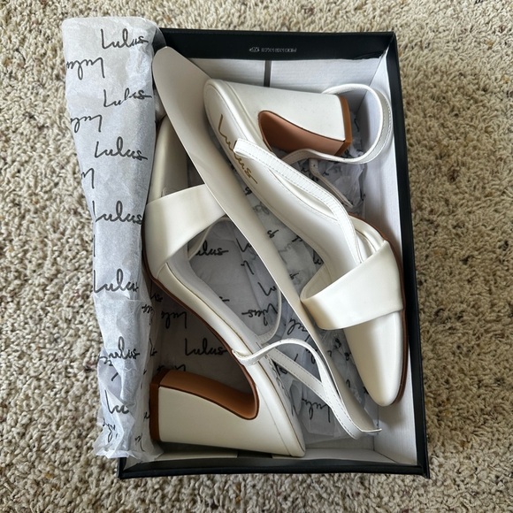 Lulu’s size 8 white heels - Picture 6 of 7